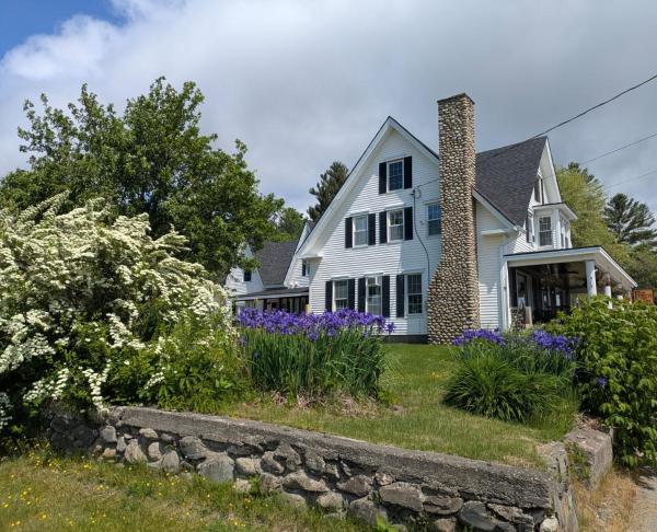 The Porch on Main, Réserver  Colebrook 