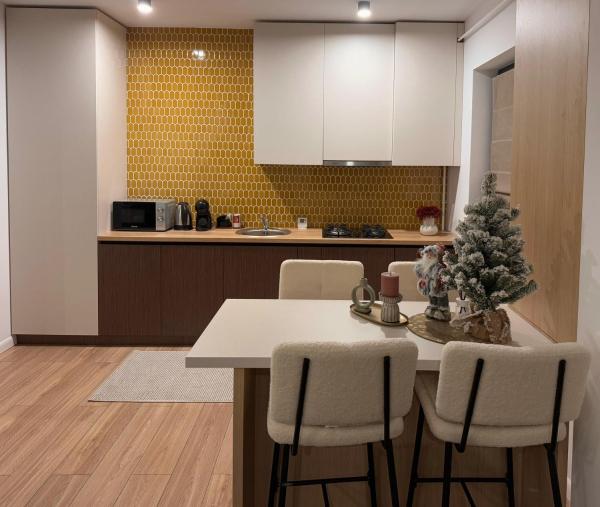 No5District Luxury Stay, Reserva ahora  Hoteles en Dolj con aparcamiento, Aparcamiento