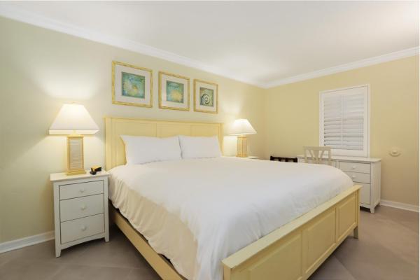 Experience breathtaking views of Pine Island Sound from the stunning South Seas Bayside Villa 5220, Prenota  Hotel SPA a Florida, SPA