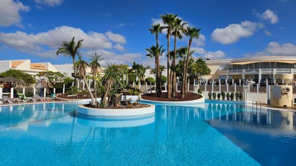 Atlantic Villa Erica - The Palms - Garden & Heated Pool - Golf del Sur, Buchen Sie  Hotels mit Pool in Teneriffa, Schwimmbad