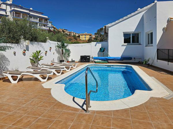 Villa Sunshine in El Faro, Prenota  Hotel a Costa del Sol con piscina, Piscina