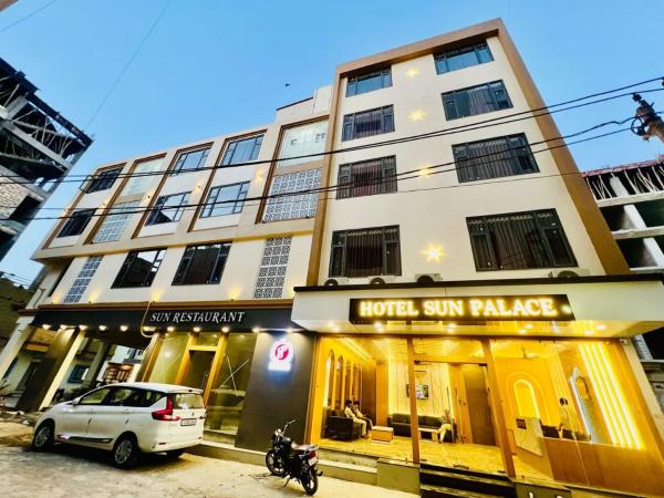 Hotel Sun Palace, Réserver  Hôtels à Gujarat avec parking, Parking