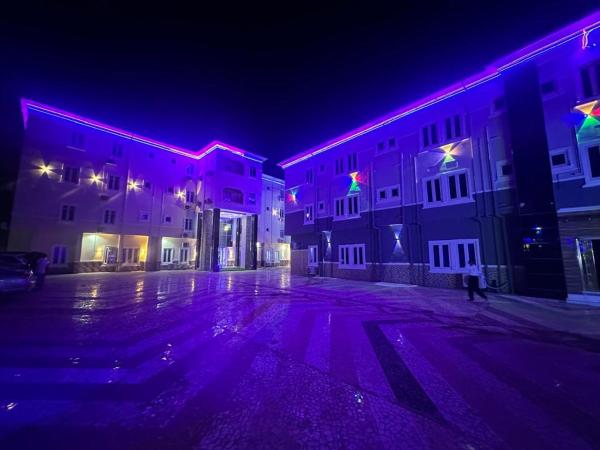 Planet Garden Hotel And Suites, Buchen Sie  Hotels in Lagos mit Parkplatz, Parkplätze