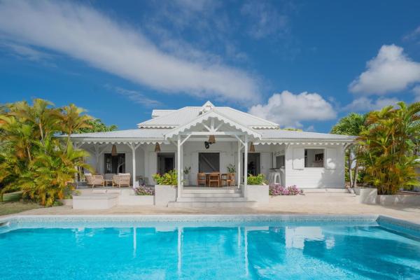 Villa Les Artistes, Prenota  Hotel con piscina a Grande-Terre, Piscina