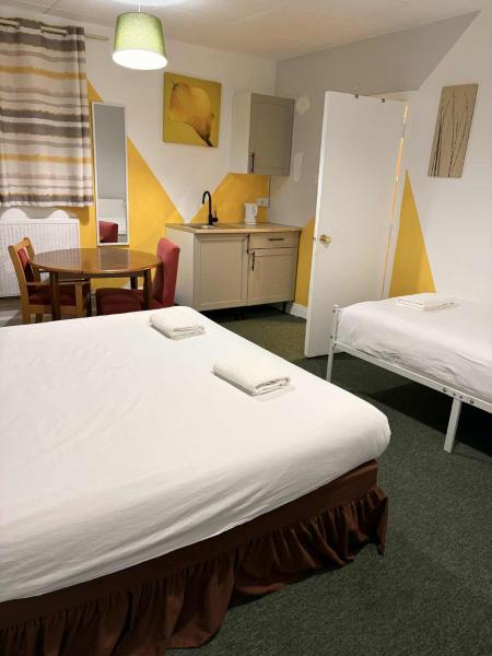 Ground Floor Studio Apartment in Gosport, Free Private Parking, Buchen Sie Ferienwohnung Hotels in England mit Pool, Schwimmbad