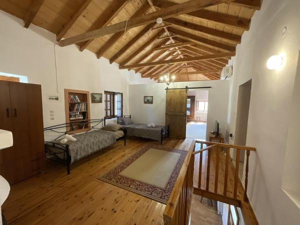 VΛ Village house \Liodentro\, Book  Stefaniá Peloponnese