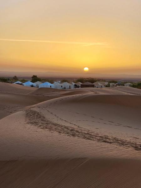 Desert Live Luxury Camp, Prenota  Merzouga Al-Rashidiyya