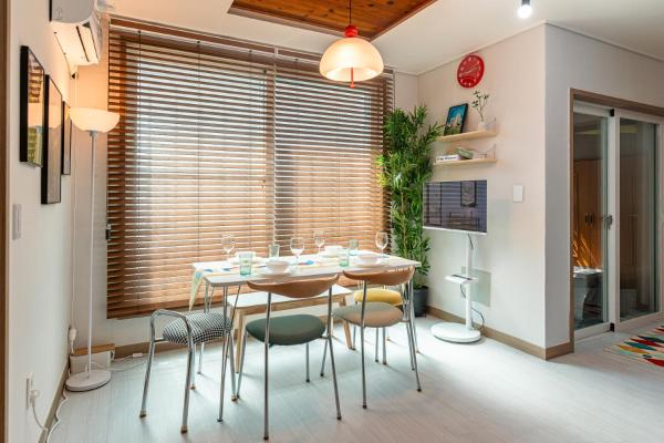 Jeonju Hanok Village,2 Rooms,Private house,Jeonju Station 12 minutesn each room,Jeonju Station 12 minutes, Prenota  Jeonju Jeollabuk-Do