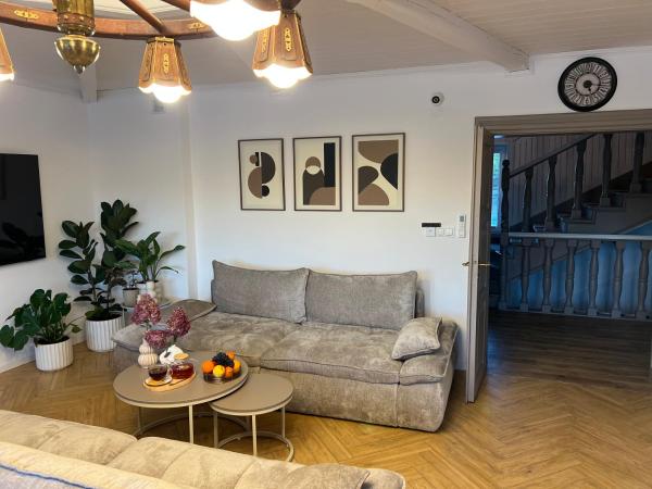 Apartamenty PRALINA, Réserver  Hôtels à Basses-Carpates avec parking, Parking