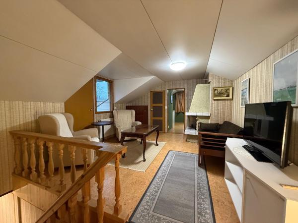 Dorm Hilli3, Buchen Sie  Hotels in Lappland mit Parkplatz, Parkplätze