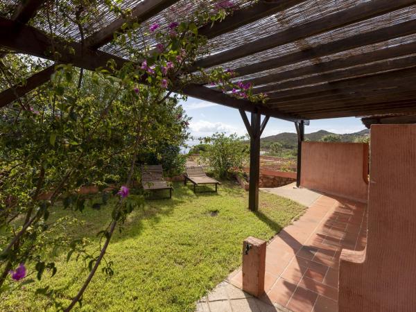 Holiday Home Villa 20 by Interhome, Réserver  Hôtels à Corse avec parking, Parking