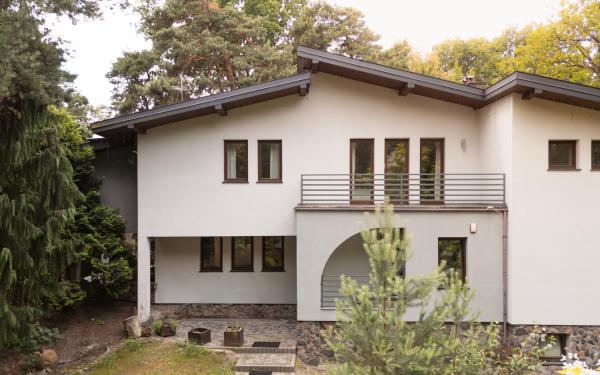 Golden Villas - Cozy Family Villa with Garden & Sauna, Konstancin, Buchen Sie  Hotels in Masowien mit Parkplatz, Parkplätze