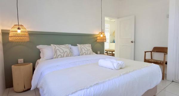 Mermaid Cove - GARDEN, Prenota  Hotel con piscina a Blue Bay, Piscina