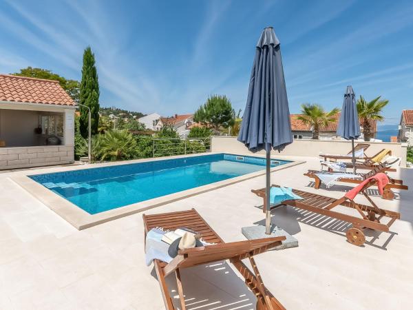 Apartment Villa 2 Pools-6 by Interhome, Prenota Appartamento Hotel con piscina a Croatian Islands, Piscina