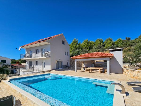 Villa Maris by Interhome, Buchen Sie  Hotels in Gespanschaft Split-Dalmatien mit Pool, Schwimmbad