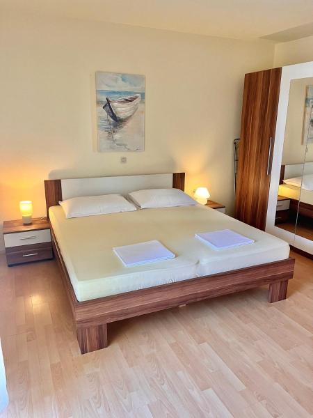 Apartmani Fani, Buchen Sie  Hotels in Insel Rab mit Parkplatz, Parkplätze