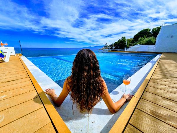 Sunset Apartment Seafront Villa with Infinity Pool, Buchen Sie  Hotels mit Pool in Santa Flavia, Schwimmbad