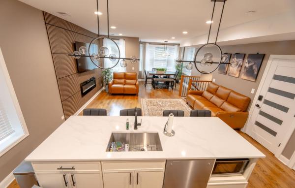 Luxury 9 BR, Villa Mins from Downtown and the Lake, Buchen Sie  Hotels in Illinois mit Parkplatz, Parkplätze