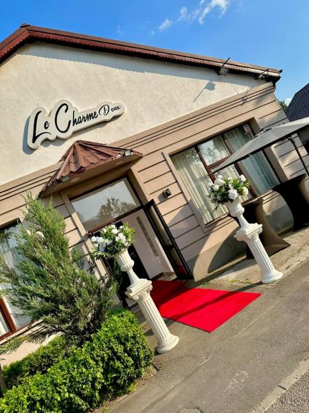 Le Charme Hostel, Prenota  Hotel a Bucarest con parcheggio, Parcheggio