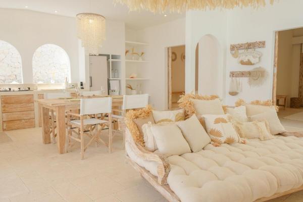 NEW - 2BR Beach Villa, Calm & Cozy, Aesthetic, Prenota  Canggu Badung