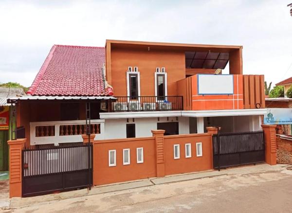 LUMUNGGA KOSTEL By Hans Management, Buchen Sie  Hotels in Sumatra mit Parkplatz, Parkplätze