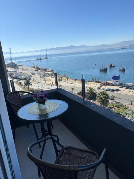 El descanso que mereces frente al mar, en un lugar nuevo en Coquimbo, Cuarta Región, Reserva ahora  Hoteles en Coquimbo con aparcamiento, Aparcamiento
