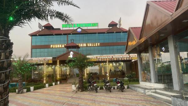 pushkar mountain vallay, Prenota  Hotel a Pushkar con piscina, Piscina