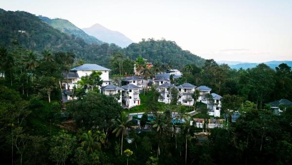 Eeleem Resorts and Spa, Munnar, Prenota  Hotel a Kerala con piscina, Piscina