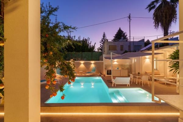 Luxury apartment Villa Vera Mondello beach with pool, Buchen Sie  Palermo Sizilien