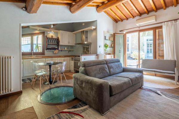 Small Villa with parking, Book  Hotels in Florence with Parking, Parking