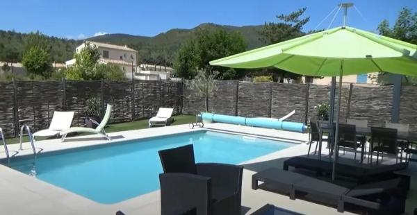 Villa accueillante avec piscine à Castellane - 153 m², Buchen Sie  Castellane 