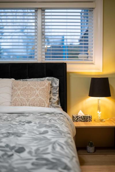 Spacious 2BR Guest Suite in Vancouver, Réserver  Hôtels à Colombie-Britannique avec parking, Parking