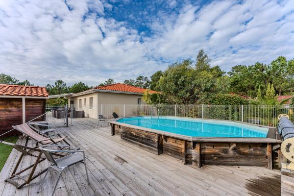 Villa piscine entre lac et océan, Reserva ahora  Hoteles en Aquitania con aparcamiento, Aparcamiento