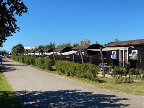 Kampeerwagon, Book  Hotels in Rotterdam with a Pool, Swimming Pool
