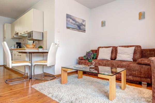 Villa Stranddistel, Whg 1, Reserva ahora  Hoteles en Usedom con aparcamiento, Aparcamiento