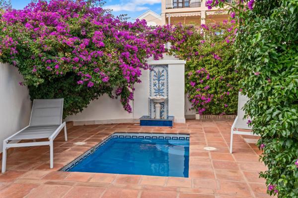 Villa Amira - Golf destination, Prenota  Hotel a Costa del Sol con piscina, Piscina