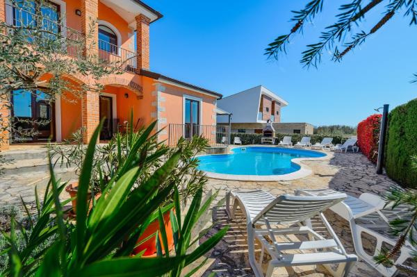 Villa Imagine, Reserva ahora  Hoteles en Istria central con piscina, Piscina