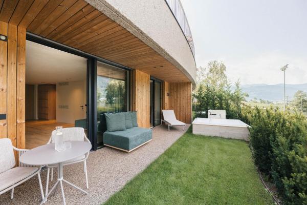 Apartment Garden Loggia, Buchen Sie Ferienwohnung Neustift Trentino-Südtirol