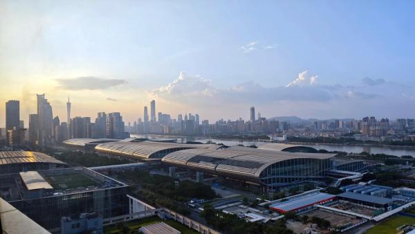琶心酒店公寓 Pace Hotel Apartment- Pazhou Station -Line8 and Line11 - few minutes walk to Canton Exhibition Center, Prenota Appartamento Hotel a Guangdong con piscina, Piscina