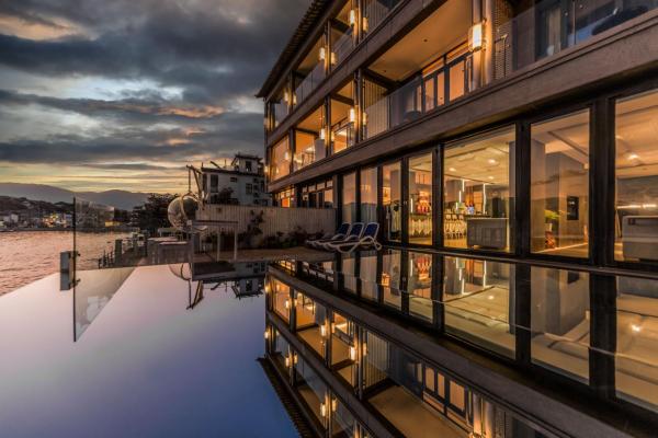 Cangyue Qionglou Lake View Holiday Hotel, Buchen Sie  Dali Shuanglang Yunnan
