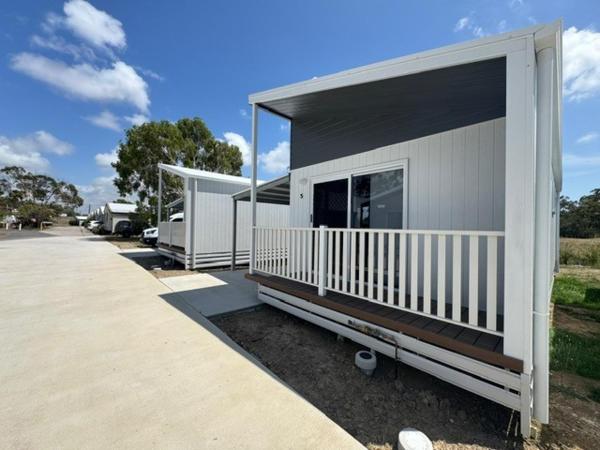 Kin Kora Village, Book  Gladstone Southern Great Barrier Reef