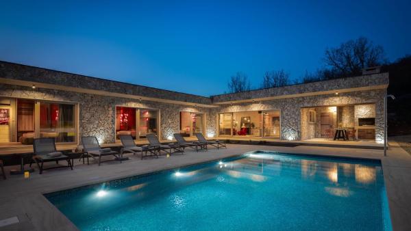 Villa Fantazija - Split by Villas Guide, Book  Klanac Hotels with a Pool, Swimming Pool