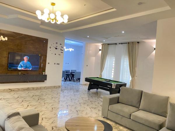 Luxxe Lekki, Buchen Sie  Hotels in Lagos mit Parkplatz, Parkplätze