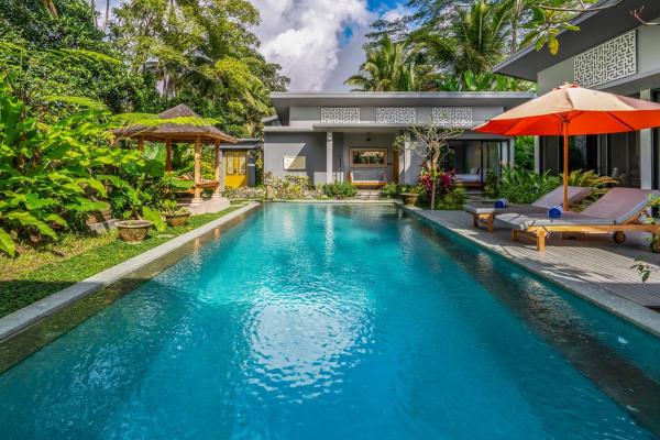 Petulu Villa, Reserva ahora  Hoteles con piscina en Bali, Piscina