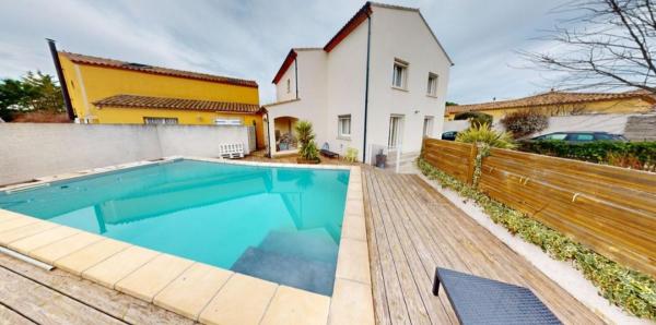 Villa Émeraude, Réserver  Hôtels à Hérault avec piscine, Piscine