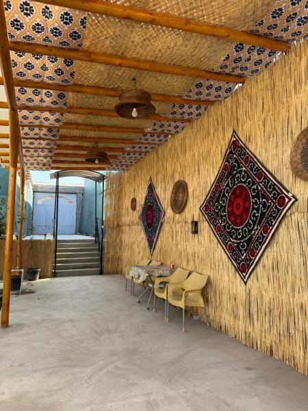 Majnuntol Family Guest House, Buchen Sie  Hotels in Samarkand mit Parkplatz, Parkplätze