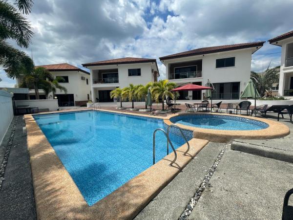 Koregon Condo and Villa - 4 Bed Rooms, Reserva ahora  Fort Stotsenburg Luzón