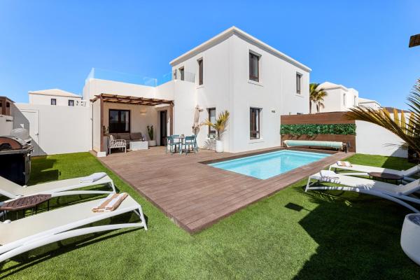 Villa Lanzarote Relax - VipVipVillas, Prenota  Hotel a Isole Canarie con parcheggio, Parcheggio