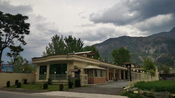 Breeze Inn Hotel & Restaurant, Buchen Sie  Hotels in Balochistan mit Parkplatz, Parkplätze