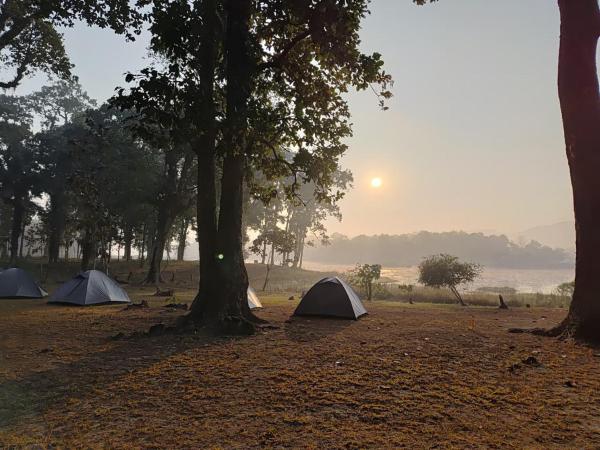 Chandubi Eco Camp of wave Ecotourism, Buchen Sie  Hotels in Assam mit Parkplatz, Parkplätze